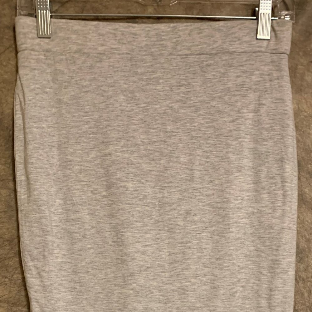 gray skirt